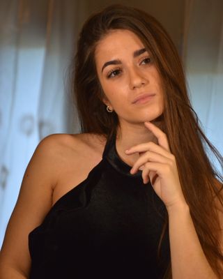 New face female model Katia from France