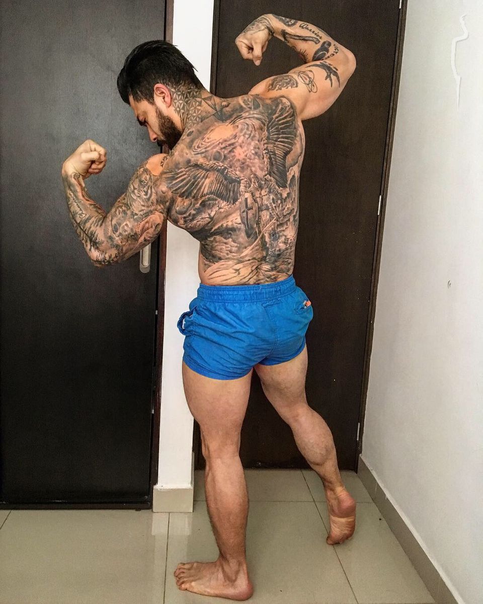 Devin physique tattoo
