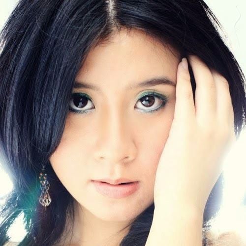 Dewi Afina A Model From Indonesia Model Management 
