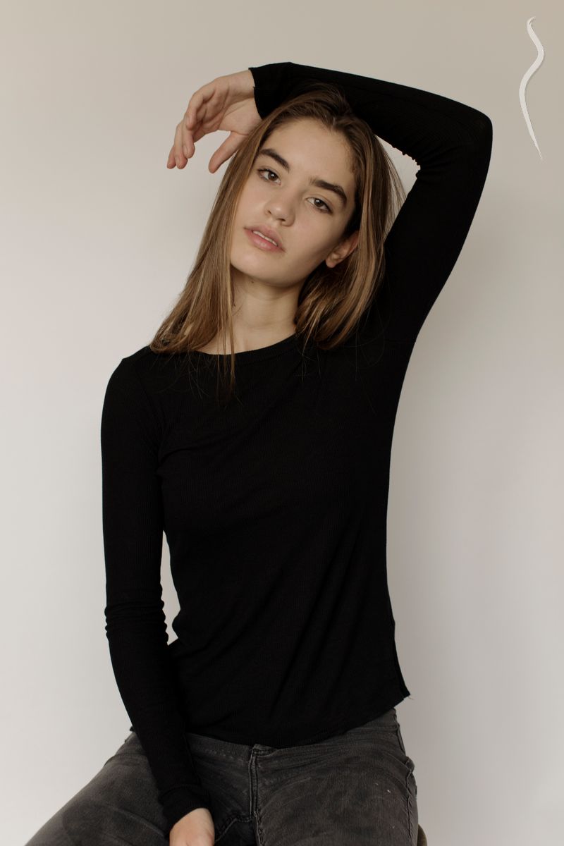 Ellie De la vera - a model from United Kingdom | Model Management
