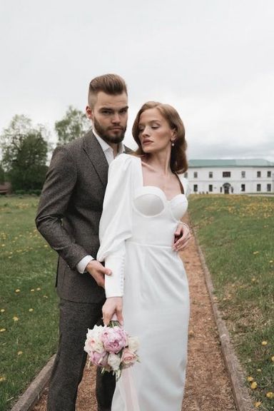 Awarded wedding photographer is seeking female and male models in Europe
