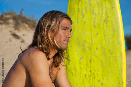 [PAID] Casting in Paris: Australian Surfer Style Model for Photo & Video Production