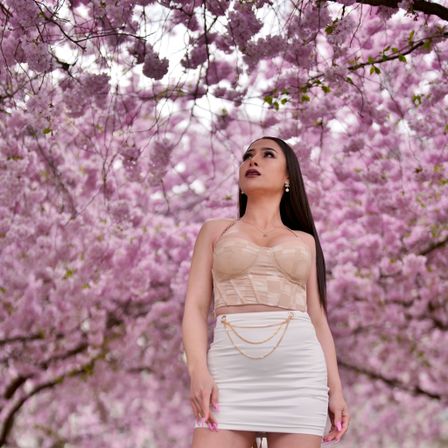 Female models for creative cherry blossom shoot (in Kungsträdgården Stockholm)