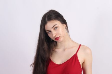 Bist du spontan? Ein Model oder mehrere Models für ein TFP- Studio-Portraitshooting am kommenden Samstag,28.12.24 in Düsseldorf gesucht.