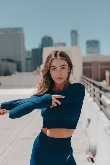 Outdoor gymwear portrait shoot